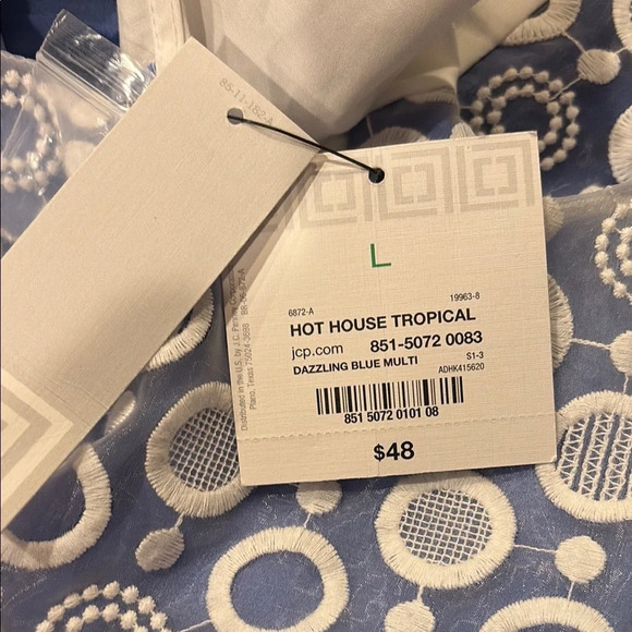 Liz Claiborne large Sleeveless top Blue and White Geometric Embellished - Picture 3 of 4